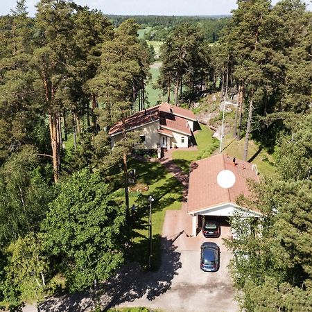 Villa Tammikallio Guest House, Near The Airport - Kodikas Vierasmaja Tuusulassa Buitenkant foto